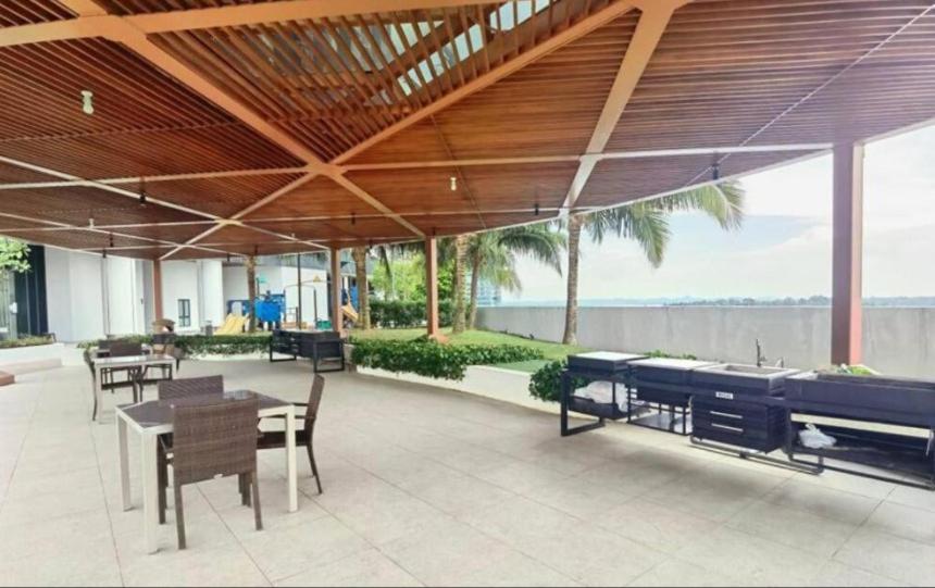 Almas Suites Poolview Netflix 100Mbps Bystay Nusajaya  Εξωτερικό φωτογραφία